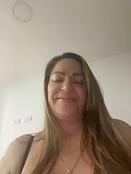 Snapshot of kamila_Vixen chatting on 11/05/25, 07:25 kamila Vixen online show from 11/05/25, 07:25