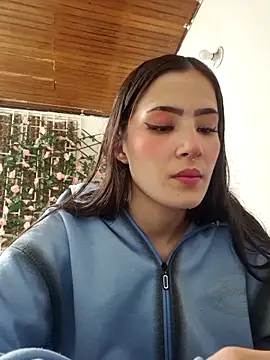 Snapshot of Celeste_Moretti chatting on 11/12/25, 02:06 Celeste Moretti online show from 11/12/25, 02:06