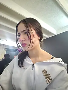 Snapshot of Celeste_Moretti chatting on 11/19/25, 01:44 Celeste Moretti online show from 11/19/25, 01:44