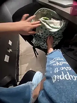 Snapshot of Celeste_Moretti chatting on 11/20/25, 01:50 Celeste Moretti online show from 11/20/25, 01:50