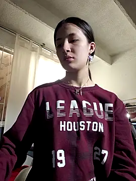 Snapshot of Celeste_Moretti chatting on 12/18/25, 02:23 Celeste Moretti online show from 12/18/25, 02:23