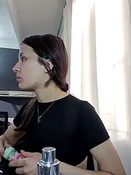 Snapshot of Celeste_Moretti chatting on 12/22/25, 01:19 Celeste Moretti online show from 12/22/25, 01:19