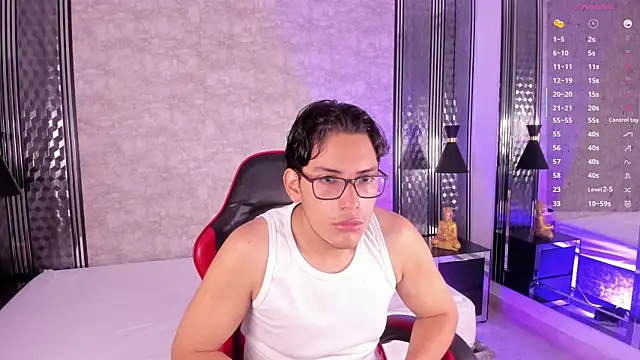 Snapshot of TheoHart_ chatting on 11/07/25, 12:16 TheoHart online show from 11/07/25, 12:16