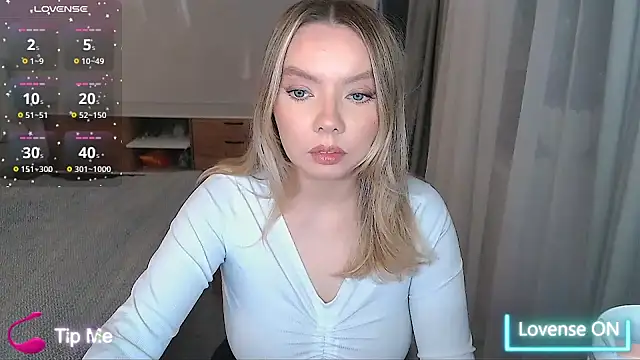 PolinaXXXXJones online show from 12/17/25, 07:31