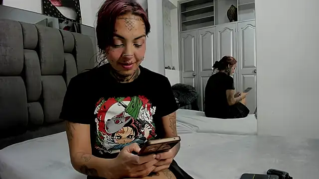 KatheFox  online show from 11/12/25, 12:05