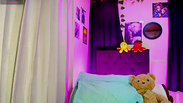 Snapshot of Ashley_21 chatting on 02/27/26, 12:54 Ashley 21 online show from 02/27/26, 12:54