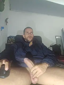 Snapshot of lucweed chatting on 05/14/26, 10:49 lucweed online show from 05/14/26, 10:49