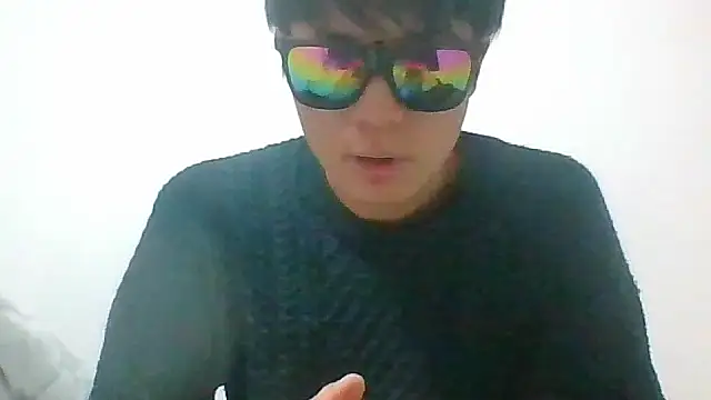 hiroto11058 online show from 12/14/25, 08:02