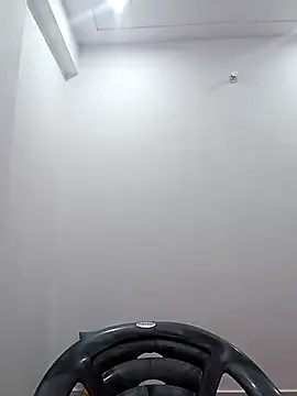 sanjana077 online show from 04/13/26, 06:08