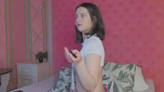 Ruby de Cherry online show from 06/15/26, 12:51