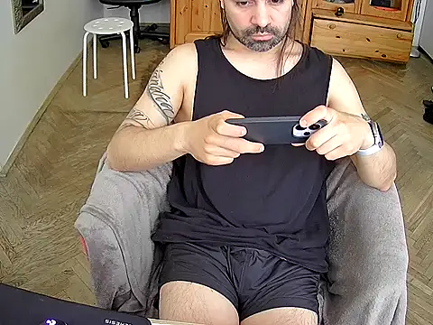 Snapshot of CharlyHemax chatting on 04/20/26, 10:07 CharlyHemax online show from 04/20/26, 10:07