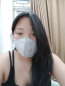 linh-xinh18 online show from 07/01/26, 11:45