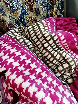 Snapshot of V_HOT_CUTE chatting on 11/26/25, 09:38 V HOT CUTE online show from 11/26/25, 09:38