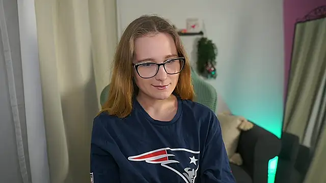 glossy babe  online show from 02/08/26, 09:13