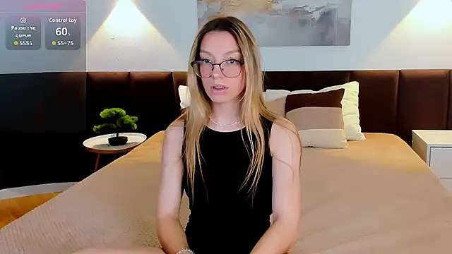 CindyMoriLove online show from 11/26/25, 02:40