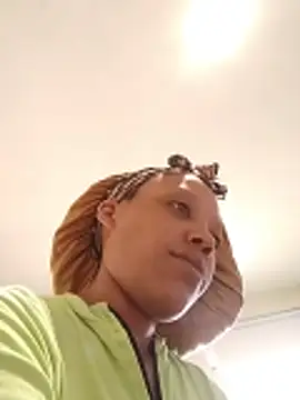 Snapshot of SITHANDRAH chatting on 04/01/26, 01:41 SITHANDRAH online show from 04/01/26, 01:41