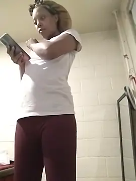 Snapshot of SITHANDRAH chatting on 04/08/26, 05:40 SITHANDRAH online show from 04/08/26, 05:40