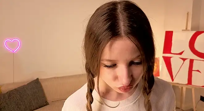 Snapshot of eirakiliana chatting on 11/07/25, 08:03 eirakiliana online show from 11/07/25, 08:03