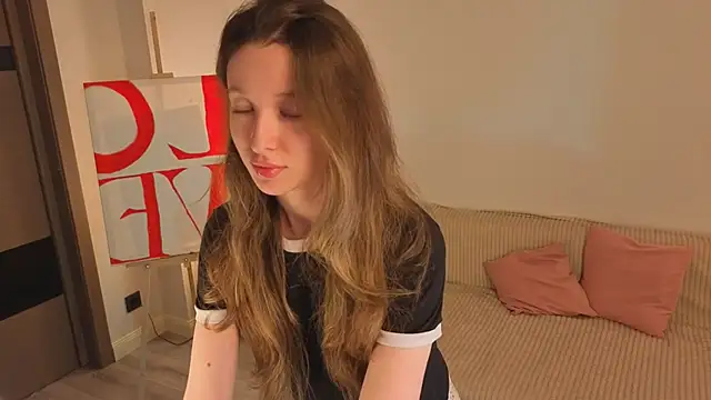 Snapshot of eirakiliana chatting on 11/13/25, 07:40 eirakiliana online show from 11/13/25, 07:40