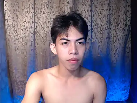 Snapshot of Urhotsilverboy chatting on 11/10/25, 04:55 Urhotsilverboy online show from 11/10/25, 04:55