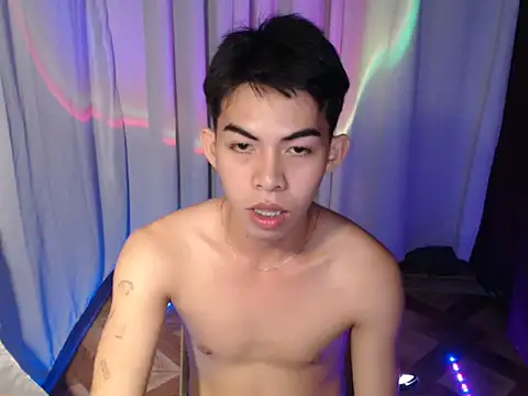 Urhotsilverboy online show from 04/06/26, 02:18