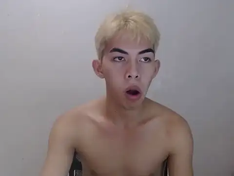 Urhotsilverboy online show from 05/20/26, 11:38