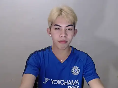Snapshot of Urhotsilverboy chatting on 06/09/26, 04:18 Urhotsilverboy online show from 06/09/26, 04:18