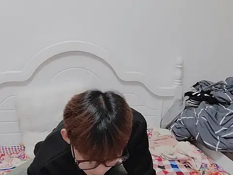 xiaomeng2563 online show from 11/06/25, 11:00