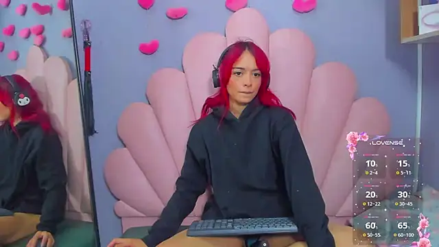 luci miller online show from 11/30/25, 04:33