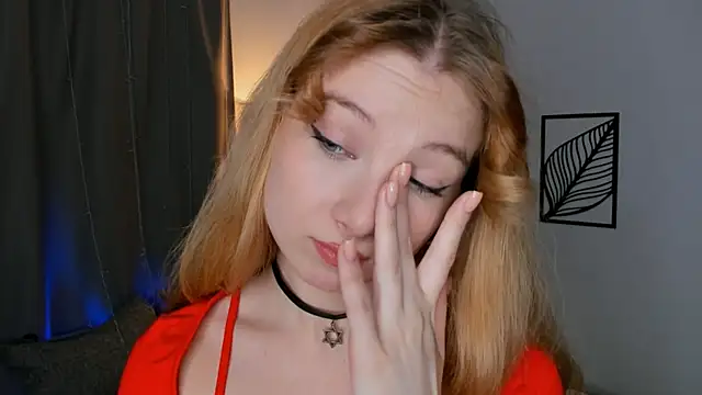 Snapshot of AeliraNox chatting on 11/09/25, 02:15 AeliraNox online show from 11/09/25, 02:15