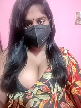 Snapshot of Keerthee_ chatting on 11/19/25, 05:02 Keerthee online show from 11/19/25, 05:02