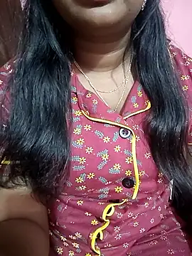 Snapshot of Keerthee_ chatting on 11/30/25, 10:25 Keerthee online show from 11/30/25, 10:25