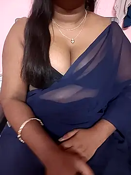 Snapshot of Keerthee_ chatting on 12/02/25, 05:30 Keerthee online show from 12/02/25, 05:30