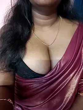 Snapshot of Keerthee_ chatting on 12/20/25, 06:20 Keerthee online show from 12/20/25, 06:20