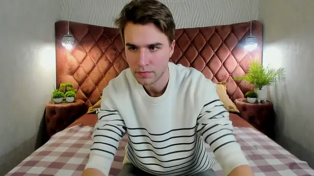 Snapshot of JonnahHell chatting on 11/05/25, 02:28 JonnahHell online show from 11/05/25, 02:28