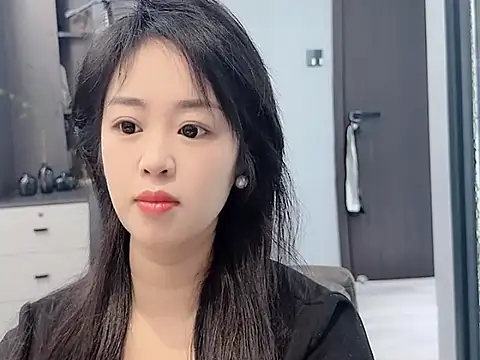 Lucky--Lucy online show from 11/16/25, 03:23