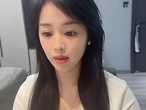 Lucky--Lucy online show from 11/17/25, 03:34