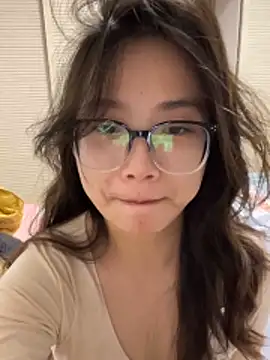 Snapshot of Hmm_0303 chatting on 02/13/26, 02:24 Hmm 0303 online show from 02/13/26, 02:24