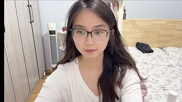 Snapshot of Hmm_0303 chatting on 02/22/26, 06:39 Hmm 0303 online show from 02/22/26, 06:39