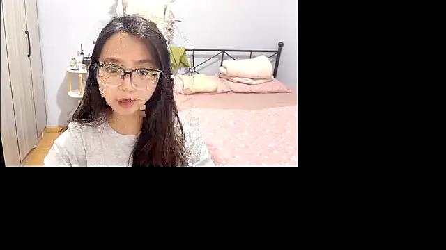 Snapshot of Hmm_0303 chatting on 03/08/26, 03:27 Hmm 0303 online show from 03/08/26, 03:27