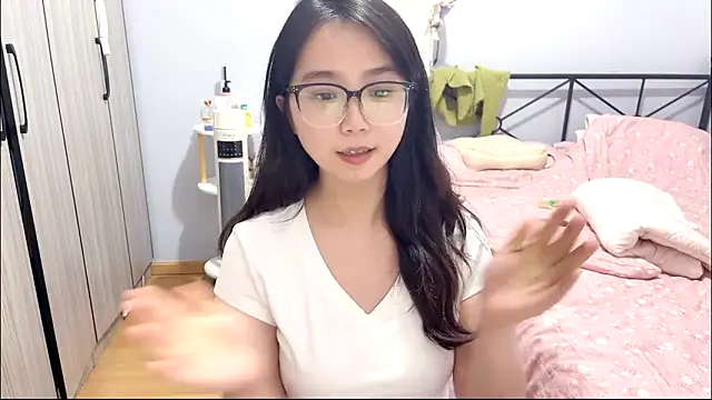 Snapshot of Hmm_0303 chatting on 03/10/26, 03:39 Hmm 0303 online show from 03/10/26, 03:39