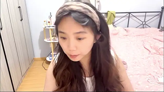 Snapshot of Hmm_0303 chatting on 03/16/26, 04:55 Hmm 0303 online show from 03/16/26, 04:55