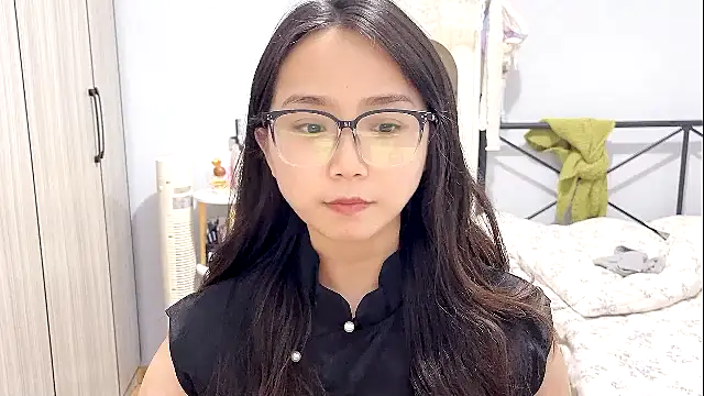 Snapshot of Hmm_0303 chatting on 04/07/26, 04:40 Hmm 0303 online show from 04/07/26, 04:40