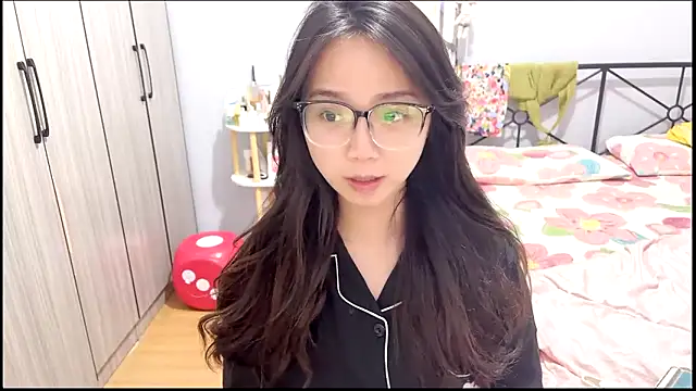 Snapshot of Hmm_0303 chatting on 04/21/26, 03:39 Hmm 0303 online show from 04/21/26, 03:39