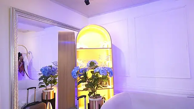 Snapshot of TessaaFox chatting on 02/05/26, 06:56 TessaaFox online show from 02/05/26, 06:56