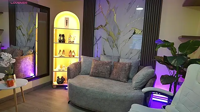 Snapshot of TessaaFox chatting on 02/20/26, 11:43 TessaaFox online show from 02/20/26, 11:43