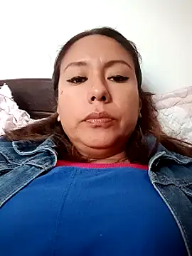 Snapshot of Zulreyna chatting on 03/20/26, 03:39 Zulreyna online show from 03/20/26, 03:39