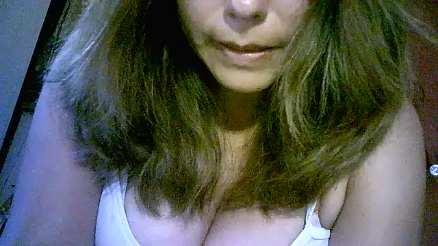 Snapshot of Zulreyna chatting on 03/26/26, 03:01 Zulreyna online show from 03/26/26, 03:01