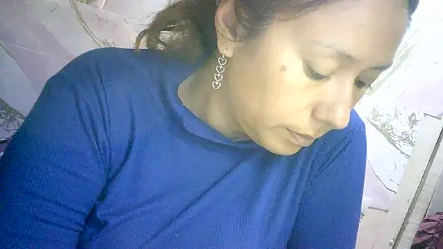 Snapshot of Zulreyna chatting on 06/03/26, 04:15 Zulreyna online show from 06/03/26, 04:15