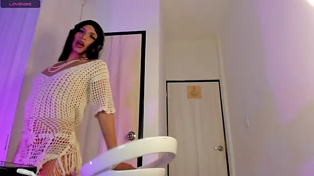Dominique Rae online show from 06/19/26, 06:29